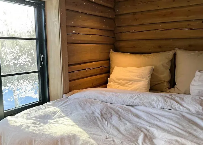 Timber By The Slopes In Semesterbostad